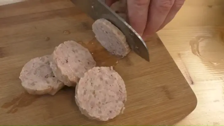 Колбаса в стакане из трех продуктов: шаг 5