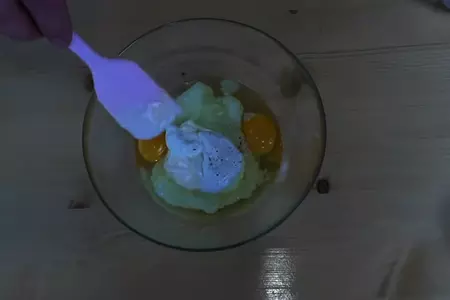 Куриная грудка в луковом кляре: шаг 3