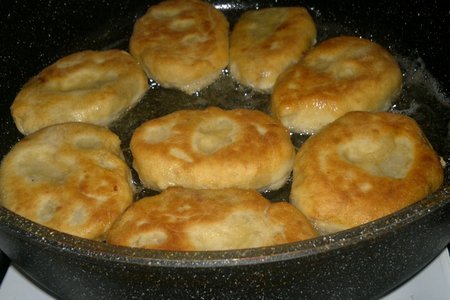 Пирожки с картошкой и куриной печёнкой: шаг 14