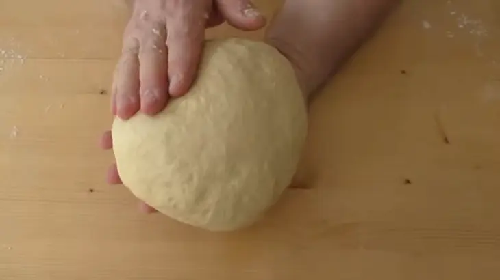 Мягкие, воздушные и очень вкусные булочки с шоколадом: шаг 3