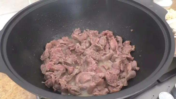 Горячее блюдо из куриных желудочков: шаг 2