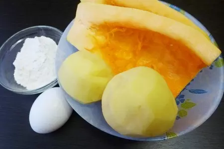 Закусочный торт из кабачковых блинчиков с грибной начинкой: шаг 1