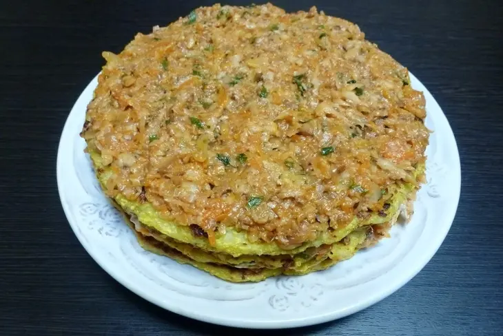 Закусочный торт из кабачковых блинчиков с грибной начинкой: шаг 8