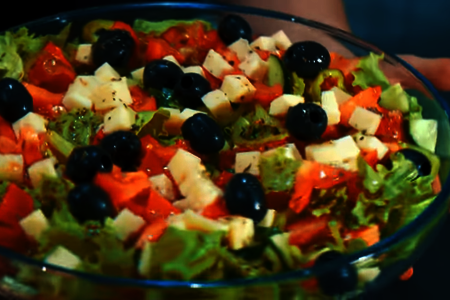Классический греческий салат: шаг 8