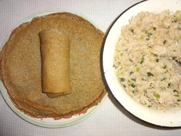 Блины с рыбной начинкой и сырным соусом: шаг 10