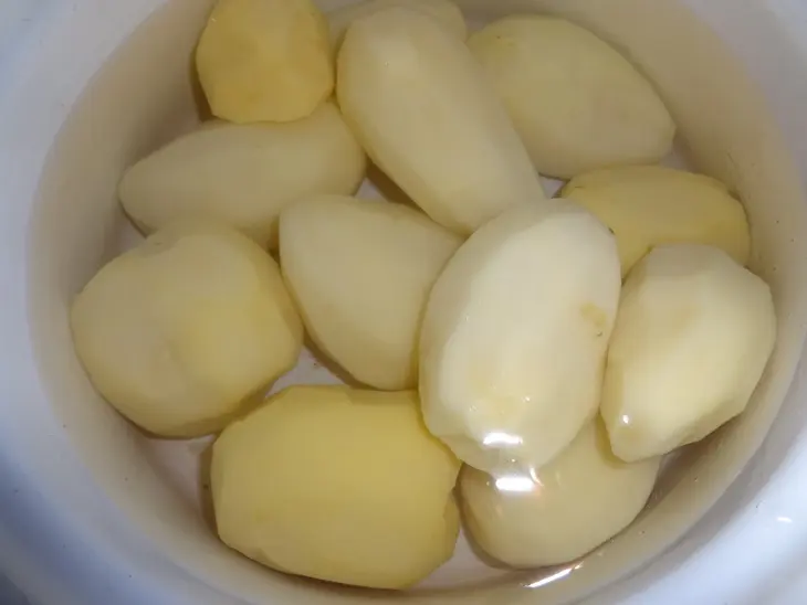 Пирог из картофельного теста с курицей и овощами: шаг 1