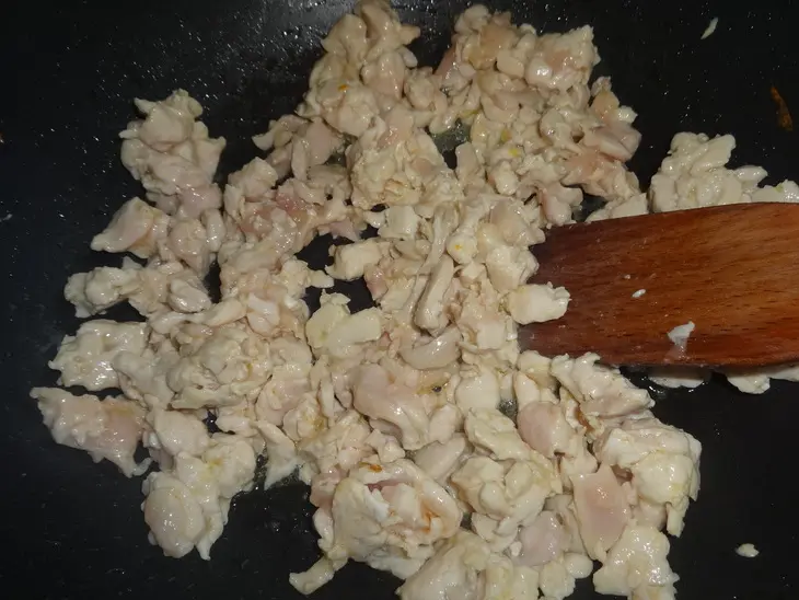 Пирог из картофельного теста с курицей и овощами: шаг 10
