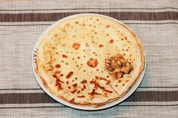 Блины с бананом, орехами и кокосовой стружкой: шаг 9