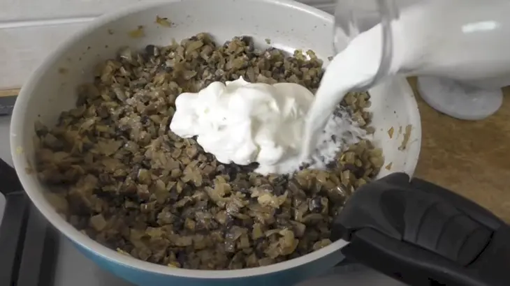 Жареная курица в грибном соусе: шаг 5