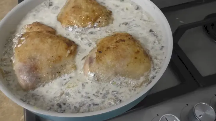 Жареная курица в грибном соусе: шаг 6