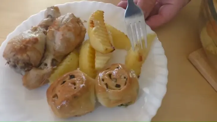 Картошка с мясом и тестом в духовке: шаг 8