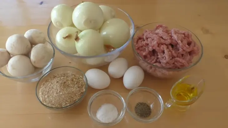 Рецепт сочных котлет: шаг 1
