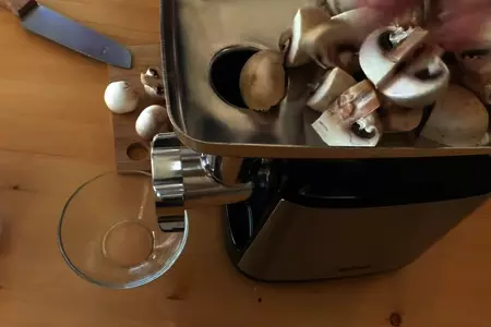 Рецепт сочных котлет: шаг 3