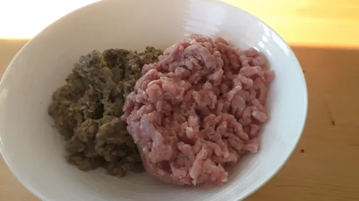 Рецепт сочных котлет: шаг 4