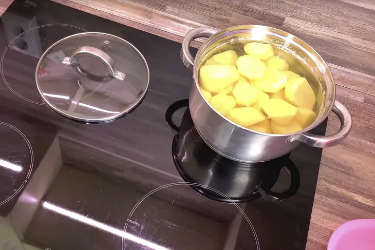 Лаваш с картошкой и грибами, постный рецепт на каждый день: шаг 1