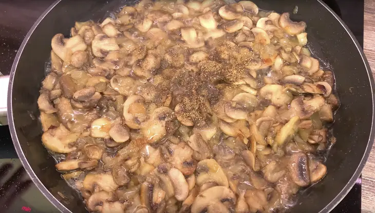 Лаваш с картошкой и грибами, постный рецепт на каждый день: шаг 3