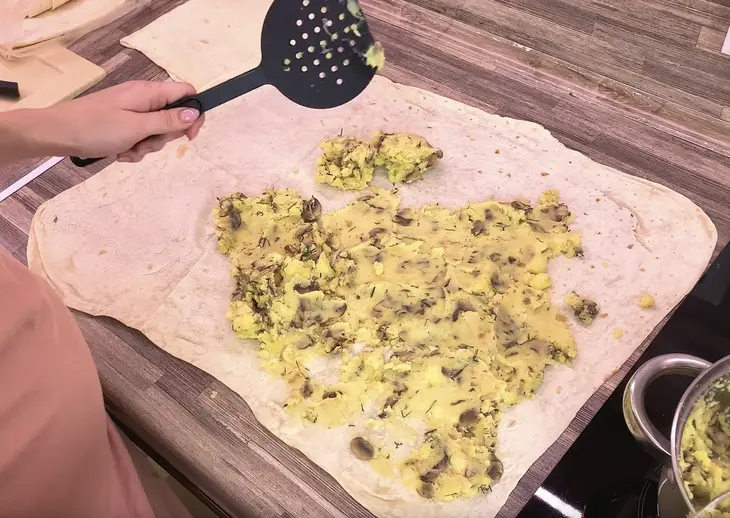 Лаваш с картошкой и грибами, постный рецепт на каждый день: шаг 5