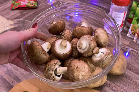 Картошка с грибами в духовке (постные блюда): шаг 1