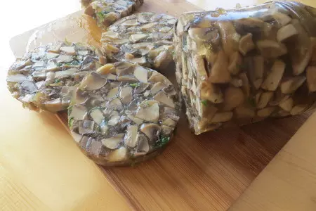 Грибная колбаса в бутылке: шаг 7