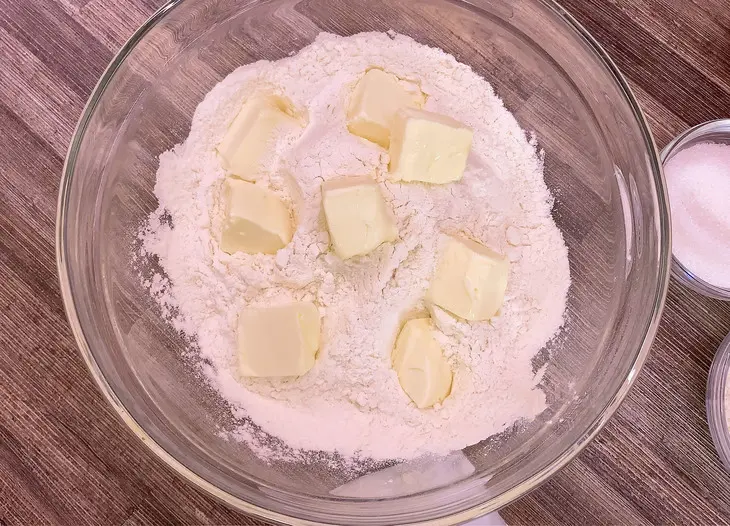 Галета с яблоками и творогом. открытый яблочный пирог: шаг 1