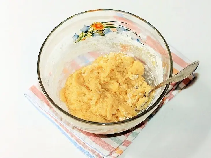 Пирог с безе, джемом и орехами. “махеевъ”, 8 марта: шаг 4