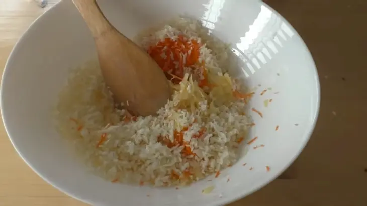 Домашние котлеты почти без мяса: шаг 3