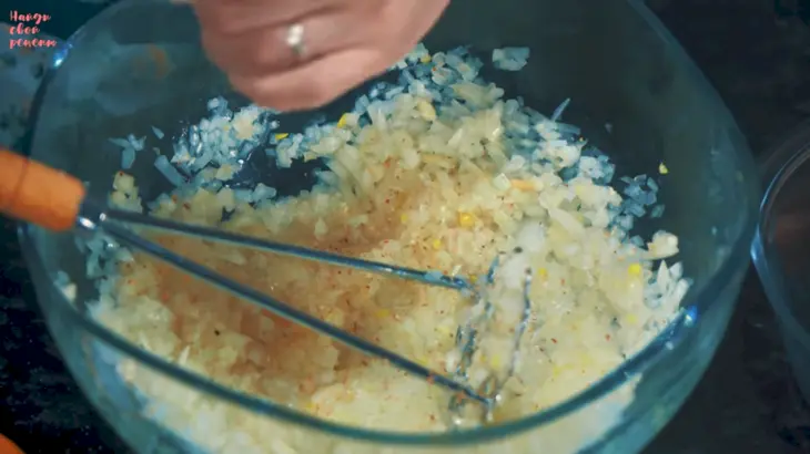 Классические беляши с мясной начинкой: шаг 5