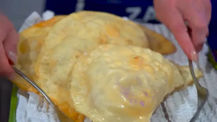 Мясные чебуреки на скорую руку: шаг 9