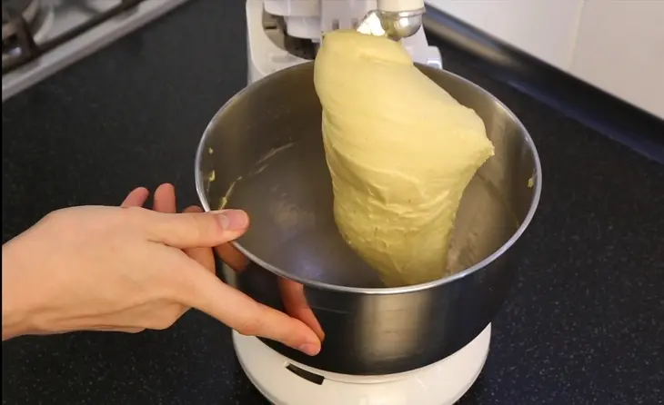 Пасхальный кулич на сливках: шаг 5