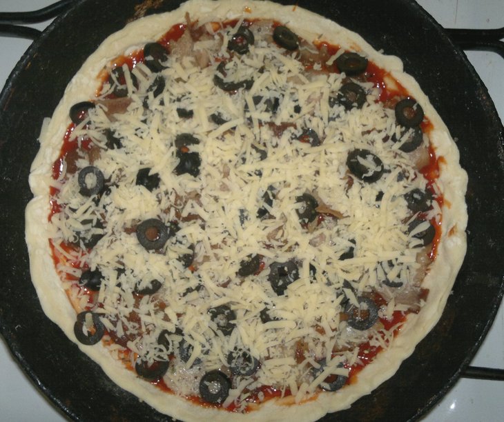 Пицца с оливками и беконом, "махеевъ", россия: шаг 9