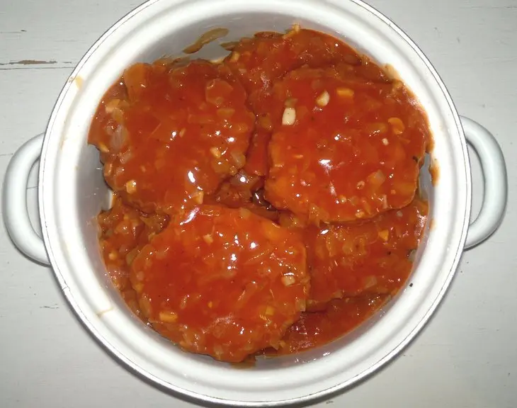 Икорные оладьи с томатно-луковой заливкой, "махеевъ", россия: шаг 10