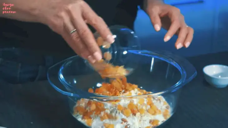 Домашние кексы с орехом и изюмом: шаг 4