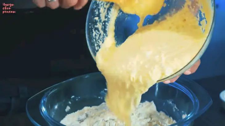 Домашние кексы с орехом и изюмом: шаг 5