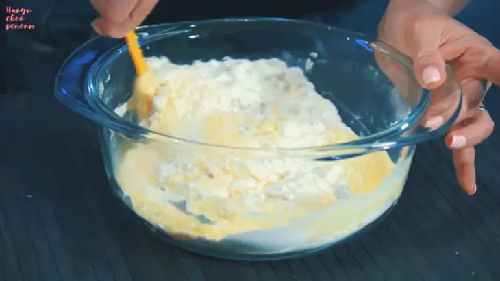 Домашние кексы с орехом и изюмом: шаг 6