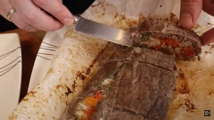 Мясной рулет с моцареллой: шаг 6