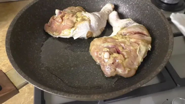 Куриное мясом со вкусом шашлыка на сковороде: шаг 4