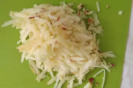 Слоеные пирожки с яблоками и яблочным джемом с корицей "махеев", россия: шаг 1