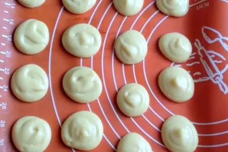 Профитроли со взбитыми сливками и джемом "махеевъ", россия: шаг 7