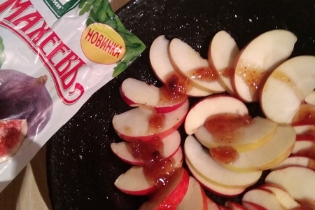 Шарлотка с яблоками и инжирным джемом "махеевъ", россия: шаг 2