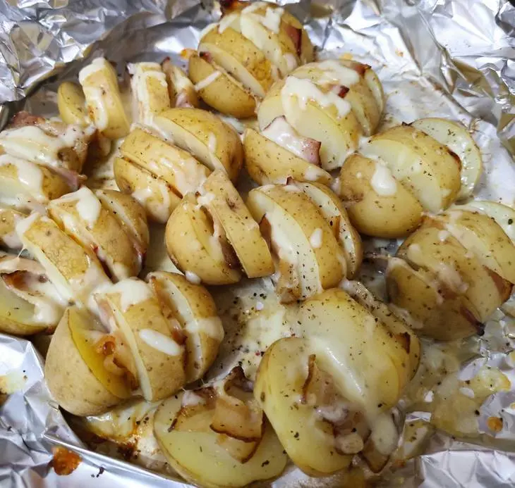 Молодой картофель с беконом и сыром: шаг 3