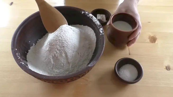 Булочки с чесноком и зеленью: шаг 1