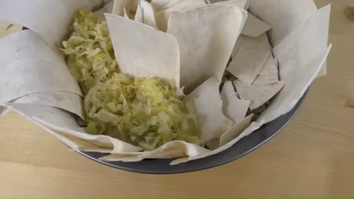 Пирог из лаваша с сочной начинкой: шаг 4