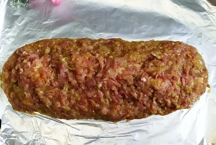 Мясной рулет с начинкой из яиц и кетчуп "махеевъ", россия: шаг 8