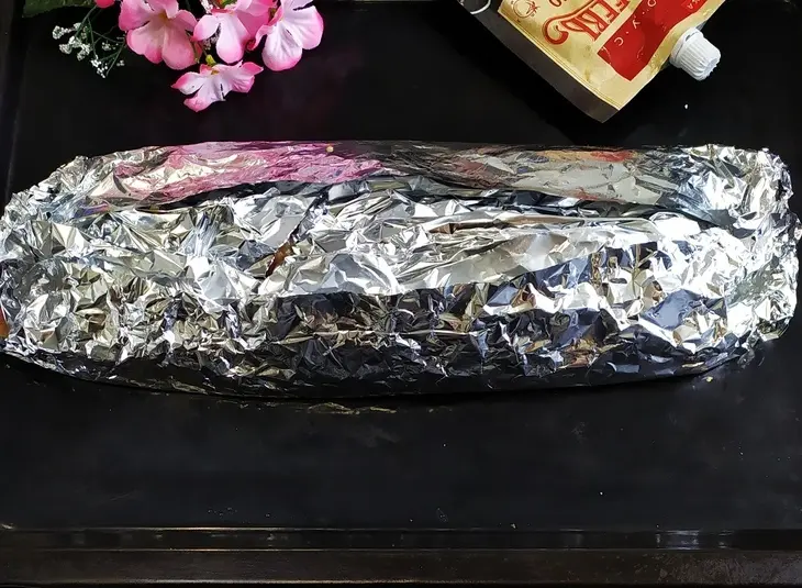 Мясной рулет с начинкой из яиц и кетчуп "махеевъ", россия: шаг 9