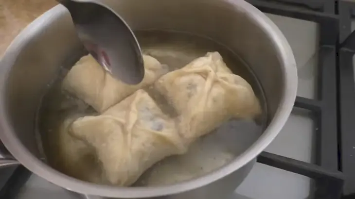 Жареные пирожки с рыбой: шаг 6