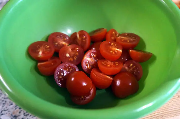 Салат с жареным сыром: шаг 2