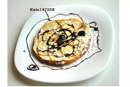 Французские яблочные галеты с карамельным соусом и коричным мороженым.: шаг 7