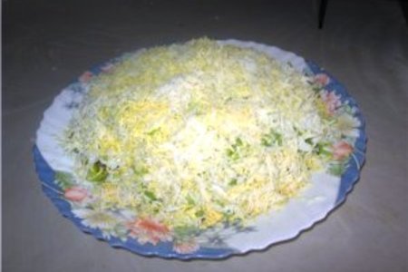 Слоёный салат "подсолнух": шаг 5