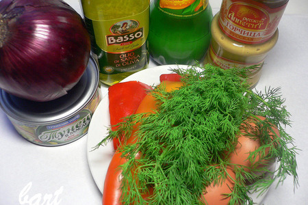 Салат с тунцом, брокколи и омлетом.: шаг 1