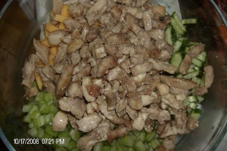 Салат с курицей, шампиньонами и т. д.: шаг 4